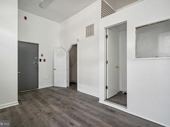 4th image of 3515 Frankford Ave