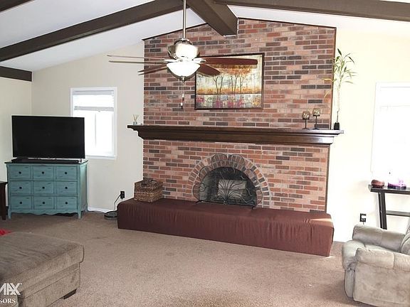 3rd image of 44220 Rivergate Dr