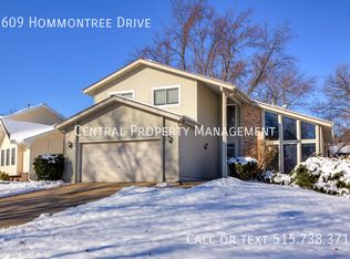 9609 Hammontree Dr, Urbandale, IA 50322