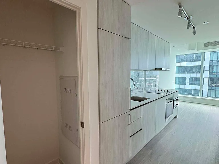 8 Wellesley St W #4608 — Photo 6
