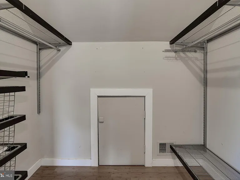144 N Bedford St #B — Photo 17