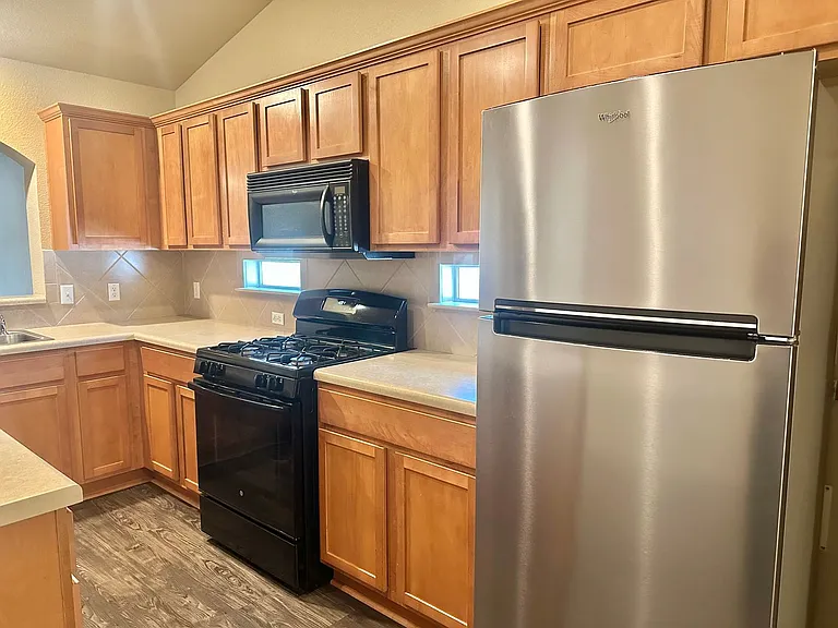 210 Lollipop Ln — Photo 7
