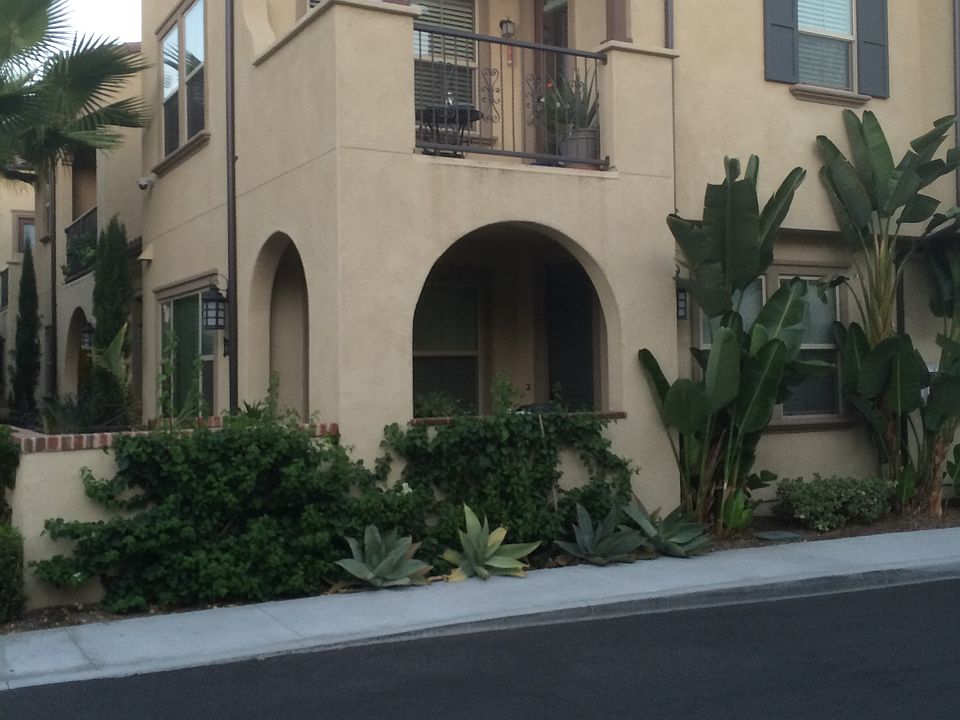 1st image of 553 S Kroeger St