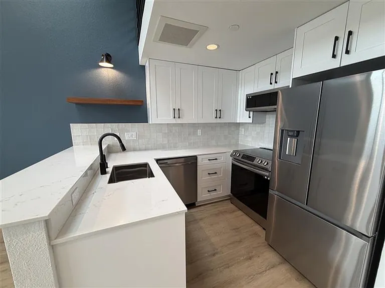 Girard Lofts — Photo 10