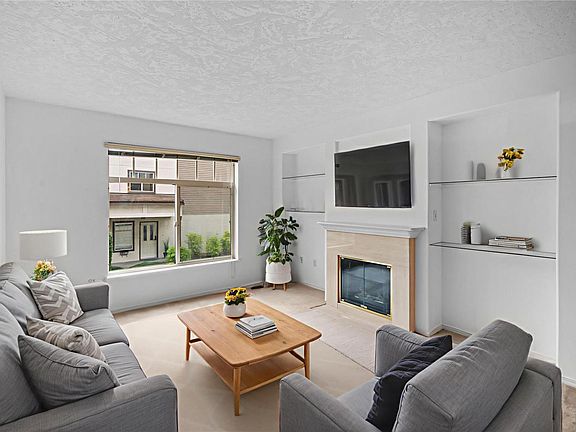 4th image of 288 Eltham Rd #403