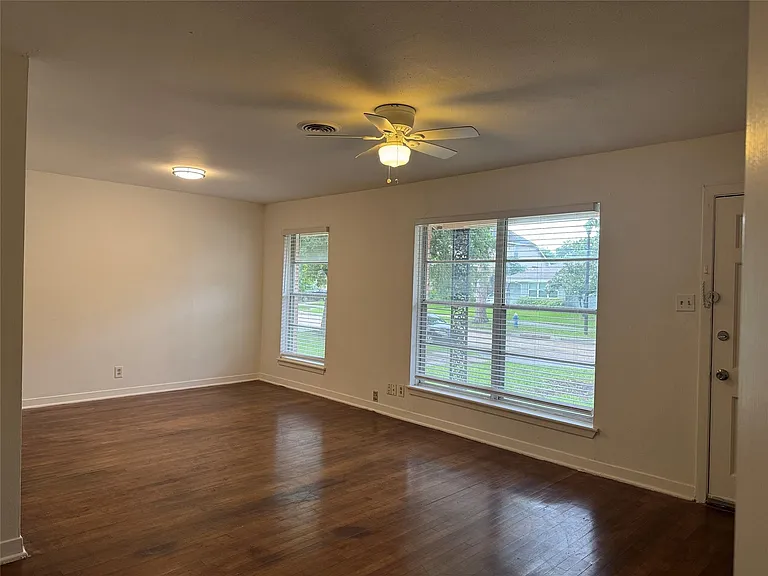 4013 Newshire Dr — Photo 4