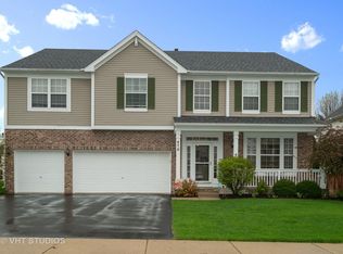 470 Chesterfield Ln, North Aurora, IL 60542