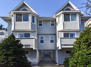 8815 Stone Ave N APT D, Seattle, WA 98103