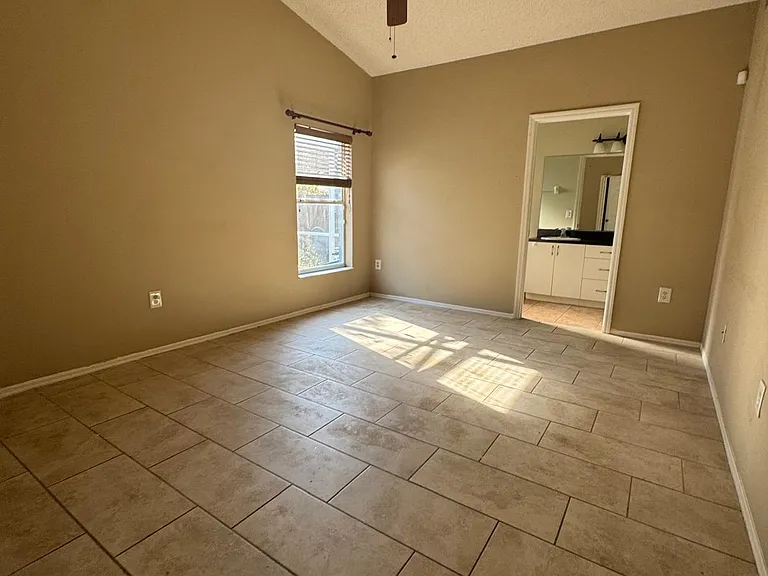 2713 Palm Isle Way — Photo 22