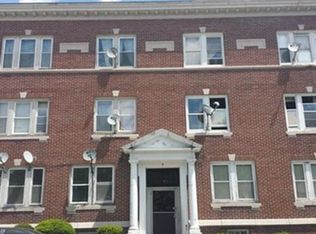 3 Wyman St APT 4, Worcester, MA 01610