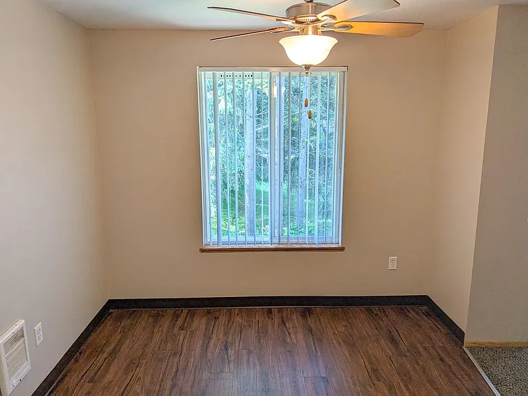 Silverwood Apartments — Photo 21