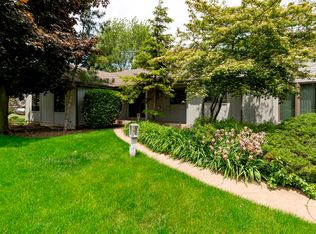 15 Kathy Ln, Hawthorn Woods, IL 60047