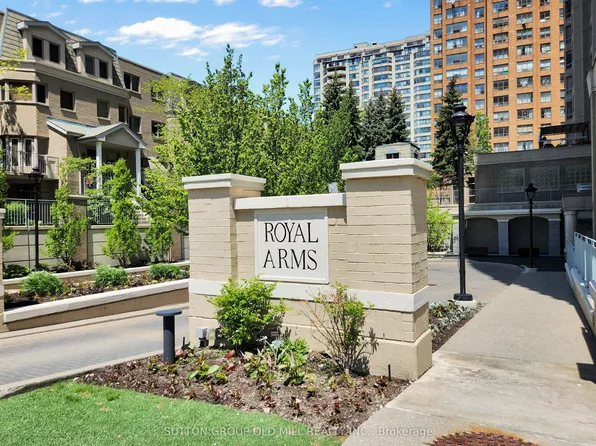 5418 Yonge St #212, Toronto, ON M2N 6X4