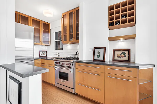 Sold by Bond New York | media 5