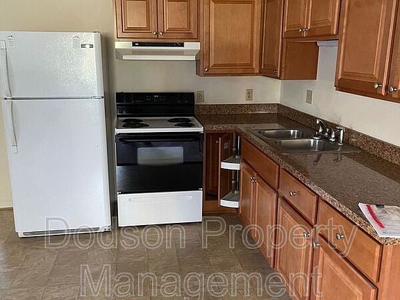 2nd image of 310 Patriot Ln APT J