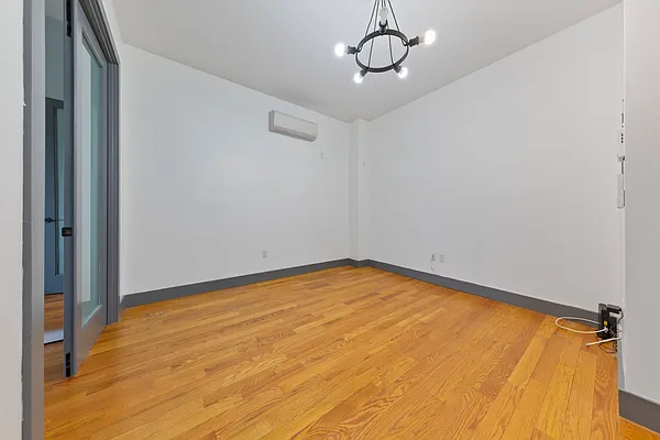 Rented by Friedman Mayer, LREB | media 4