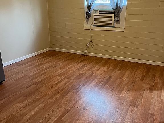 2nd image of 103 Conrad Ct #4