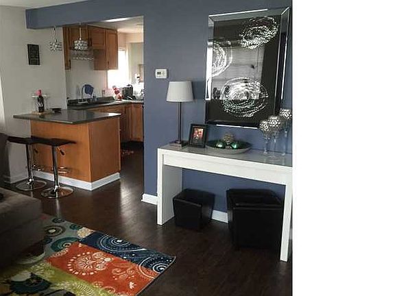 5th image of 210 Cass Ave