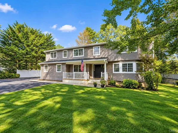 271 Syosset Woodbury Road, Woodbury, NY 11797