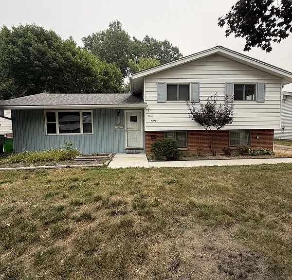 1187 Golden Gate Blvd — Photo 1