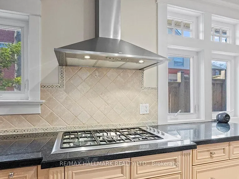 100 Warden Ave — Photo 13