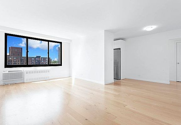 3rd image of 10 W 135th St APT 16U