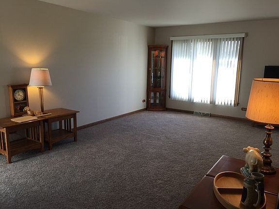 3rd image of 17363 Oriole Ave