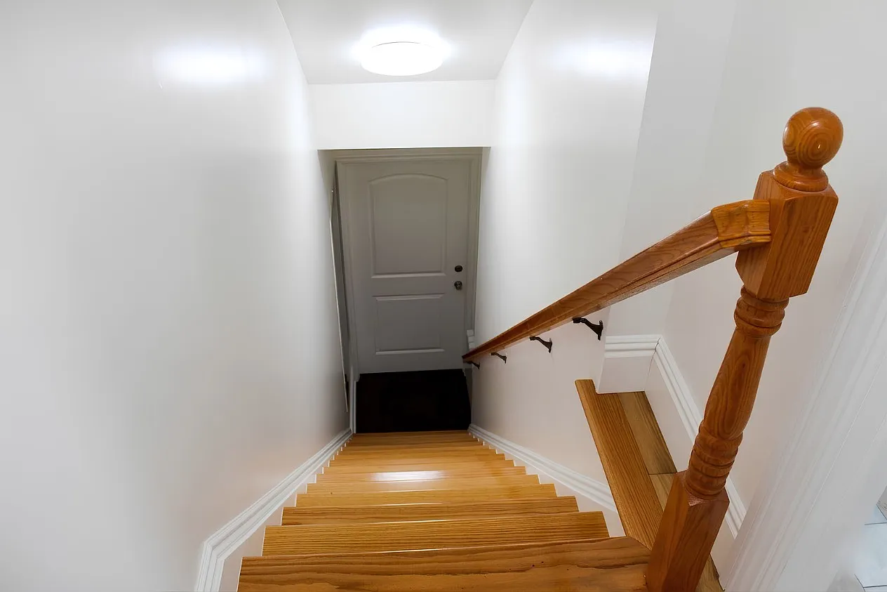 1 bed, 1950 sqft, $2,100 — Photo 3