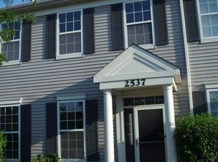 2537 Hillsboro Blvd, Aurora, IL 60503