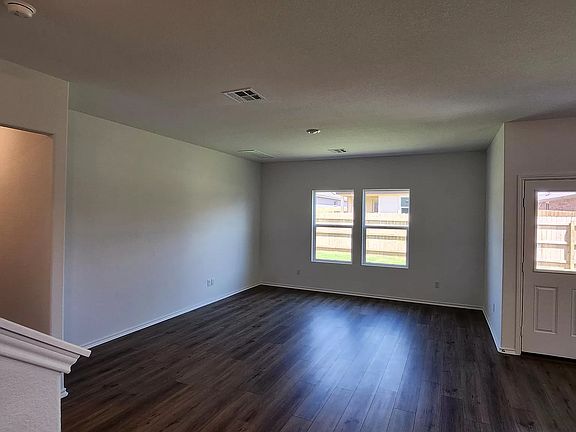 5th image of 1732 Catahoula Dr