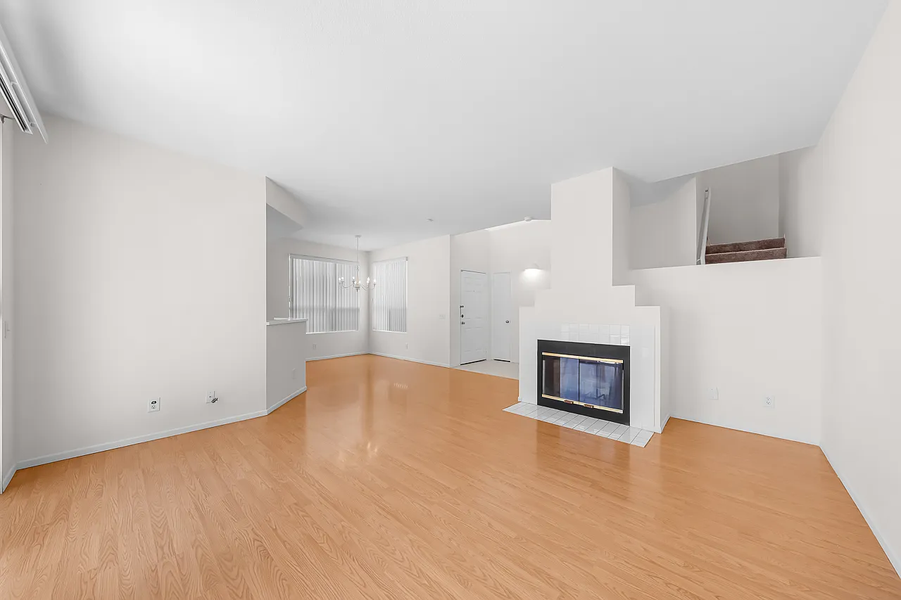 2 bed, 2.5 bath, 1228 sqft, $4,000 — Photo 3