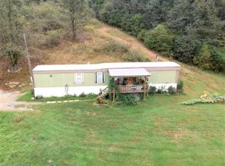 76 Hillside Ln, Spraggs, PA 15362