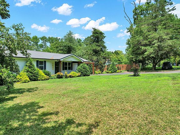 3rd image of 3390 Buchanan Rd SE