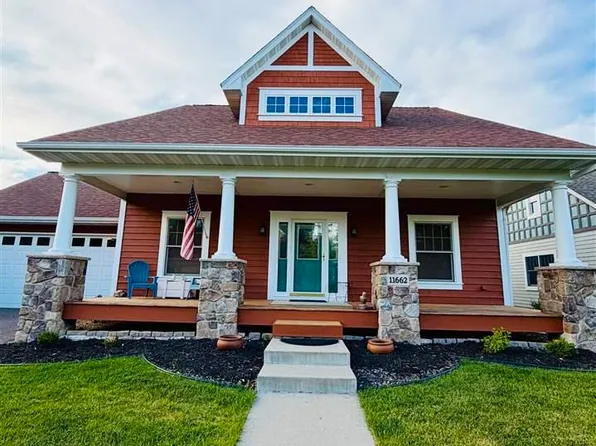 11662 Laketowne Vw, Albertville, MN 55301