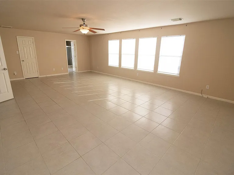 2202 Crossmill Ln — Photo 28