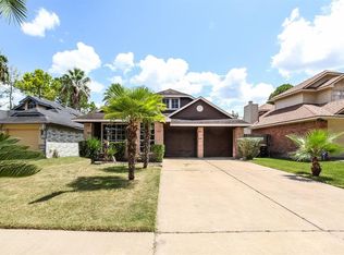 8407 Elm Lake Dr, Houston, TX 77083