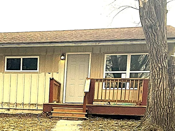 1603 W 22nd Ter, Lawrence, KS 66046