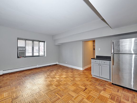 3rd image of 5044 N Marine Dr APT C1