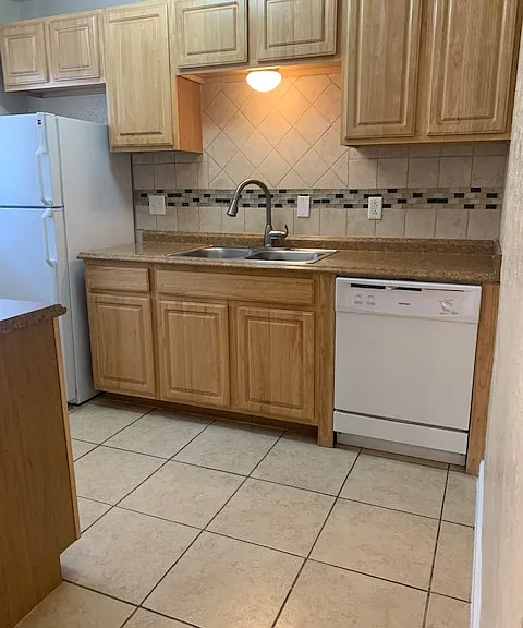 Eastgate Ridge Apartments — Photo 18