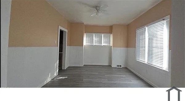 370 Lora Ave — Photo 6