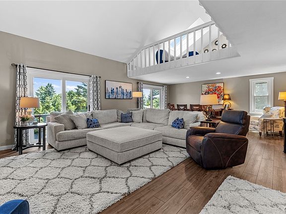 4th image of 4424 Belleflower Cir