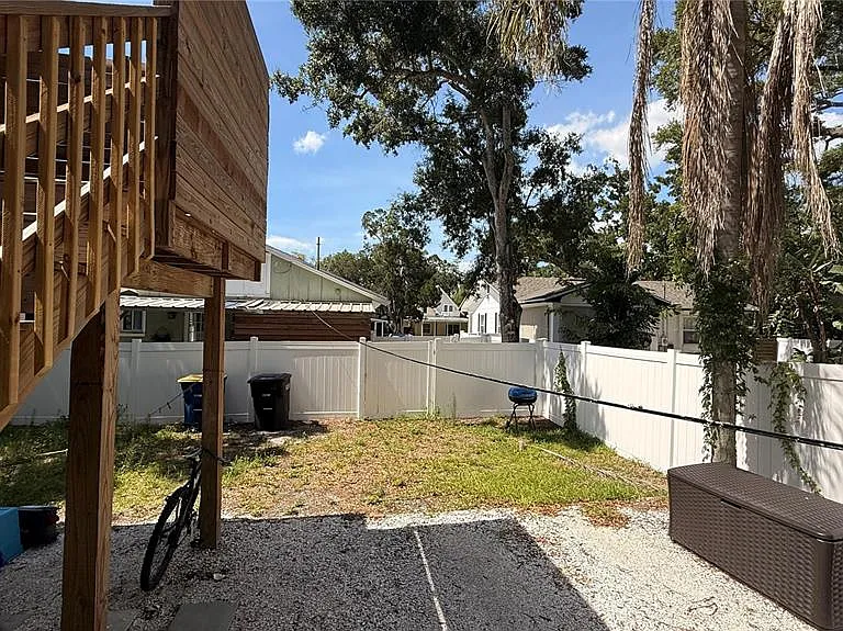 905 Jones St — Photo 6