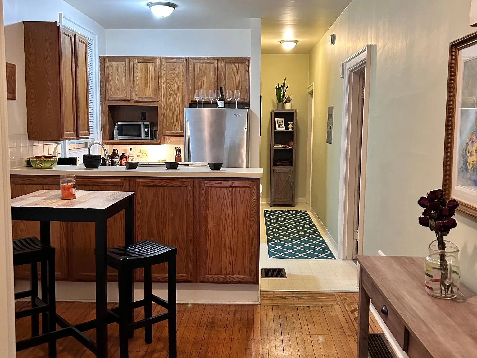 2 bed, 1100 sqft, $1,695 — Photo 2