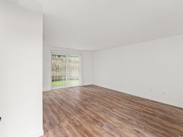 807 E Park Ave #19