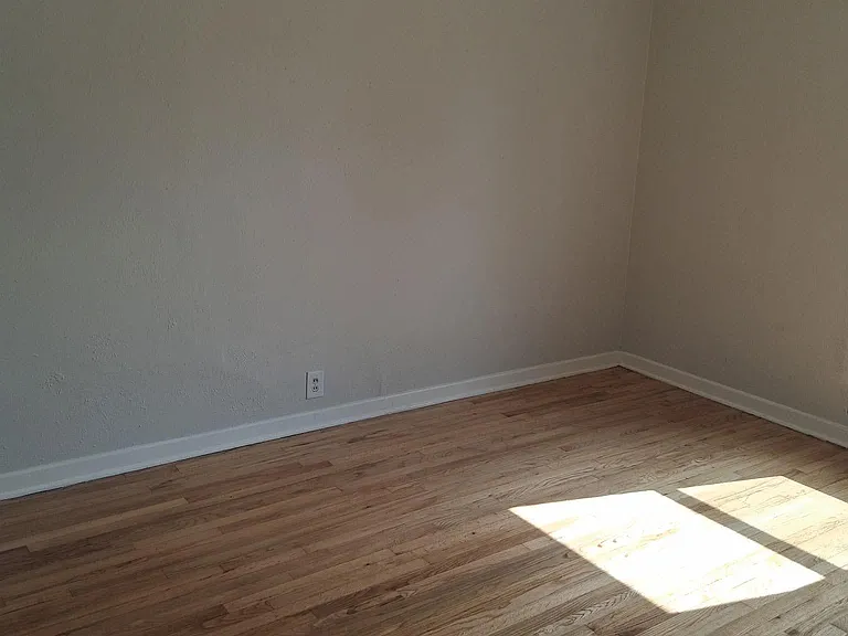 500 Center St — Photo 11
