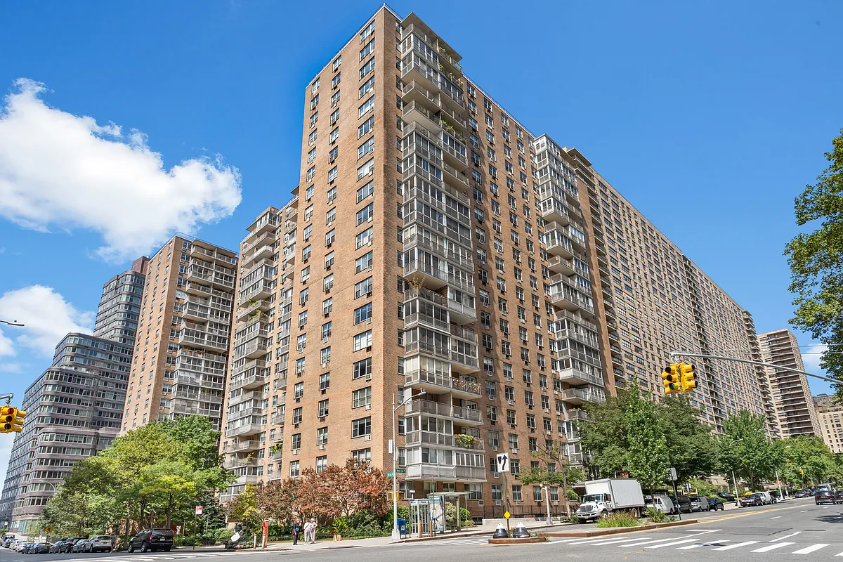 303 West 66th Street #9DW in Lincoln Square, Manhattan | StreetEasy