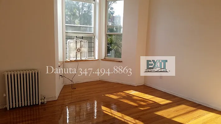 Rented by New York Realty Minimax Inc | media 19