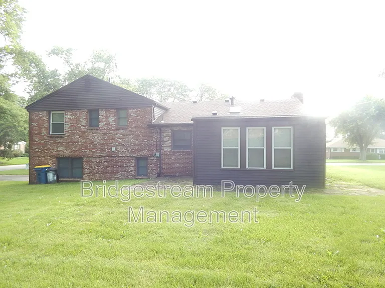 7541 Mintwood Ave — Photo 16