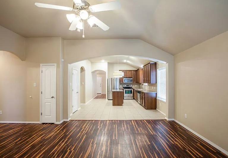 709 Alder Dr — Photo 16