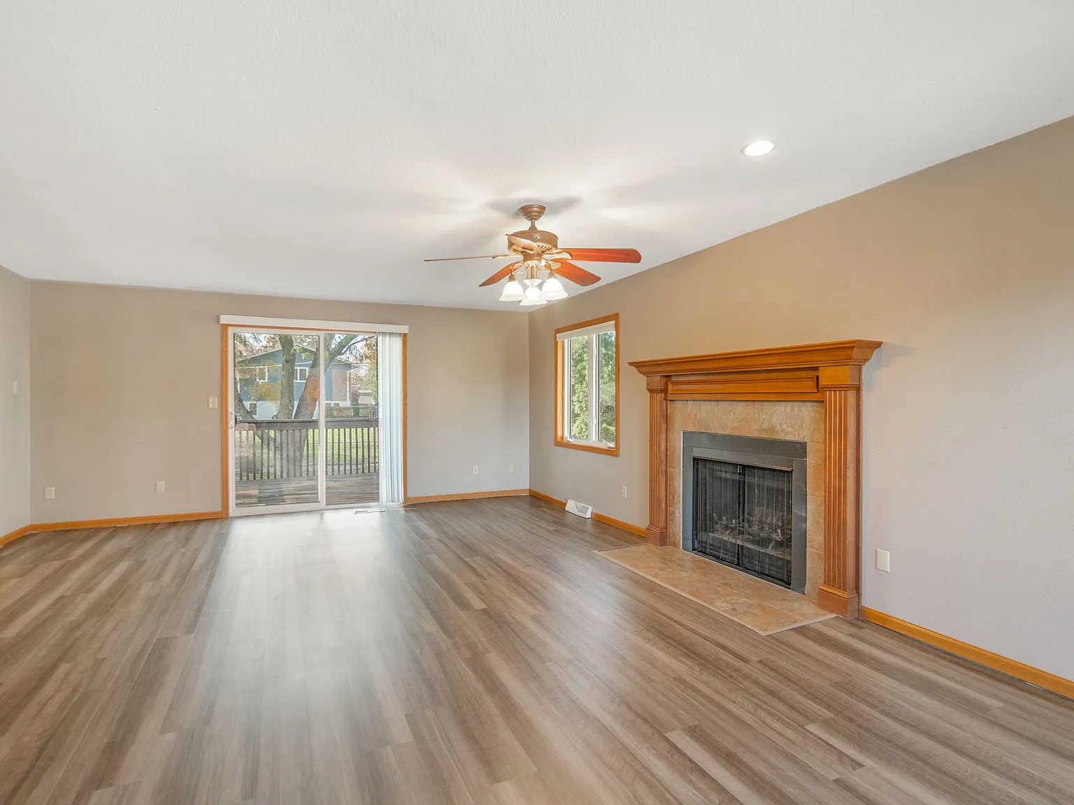 2 bed, 1.5 bath, 1273 sqft, $1,450 — Photo 3